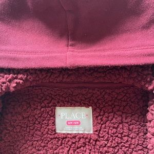 Children’s Place Zip up Hoodie in Maroon- Size 5-6